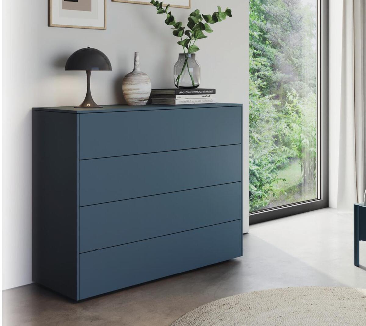 Wohnraum mit Design-Kommode von [living] wohndesign